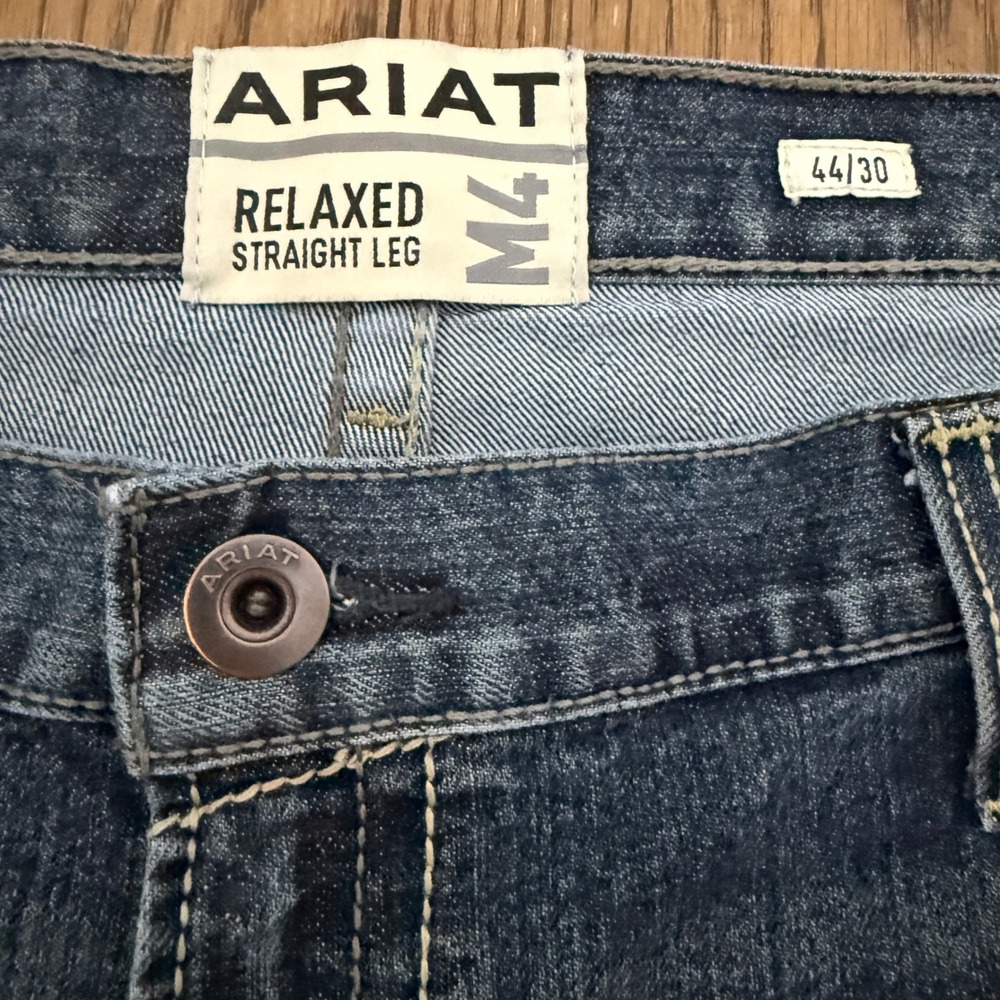 Ariat M4 Relaxed Straight Leg Jeans Mens 44x30 Medium Wash Denim Like New